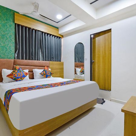 Hotel Green Tree Ахмедабад Екстериор снимка