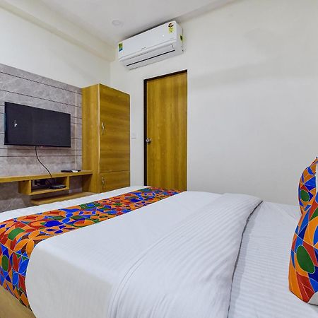 Hotel Green Tree Ахмедабад Екстериор снимка